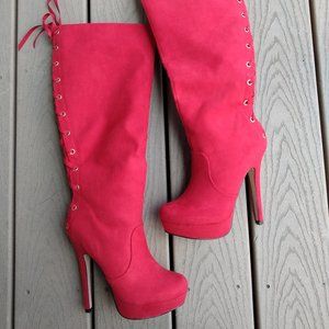 ShoeDazzle Heeled Boots Junia Red
